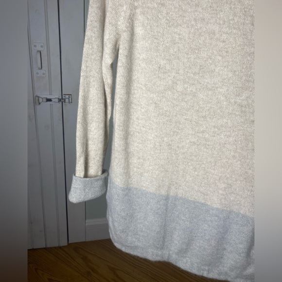 White + Warren Powder Blue and Cream 100% Cashmere Pullover Sweater Size S - Picture 4 of 12